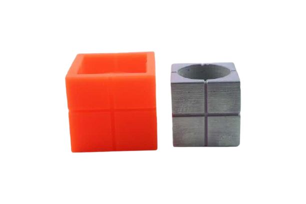 Kareler Beton Saksı Silikon Kalıp B-16